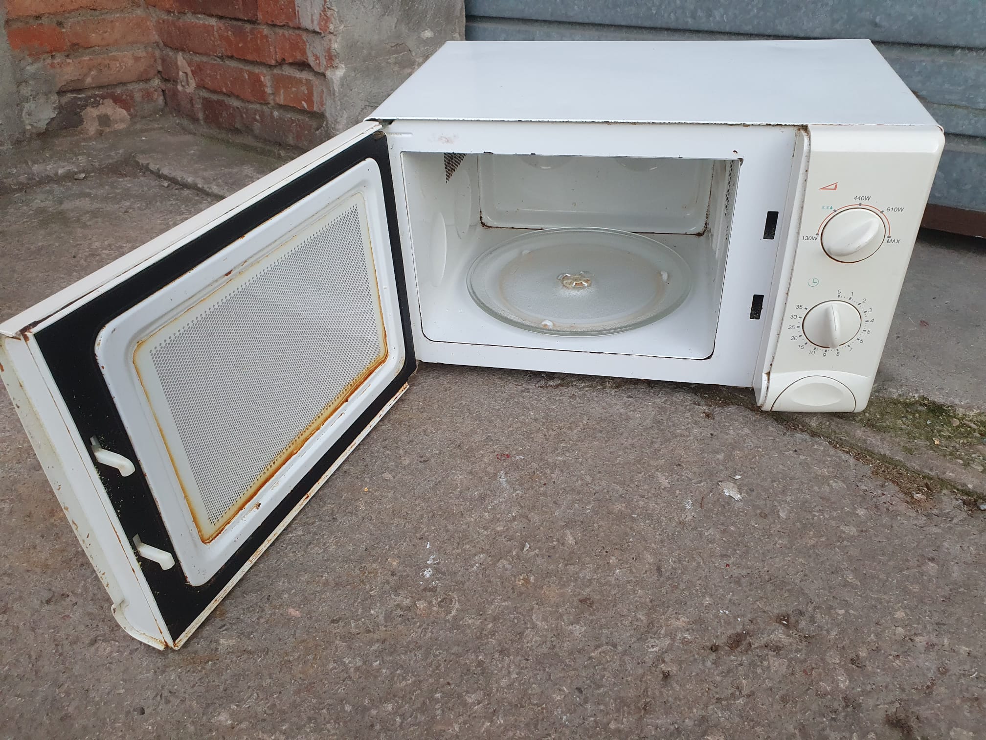 microondas c.r.s blanco 28x46.5x37 1u.